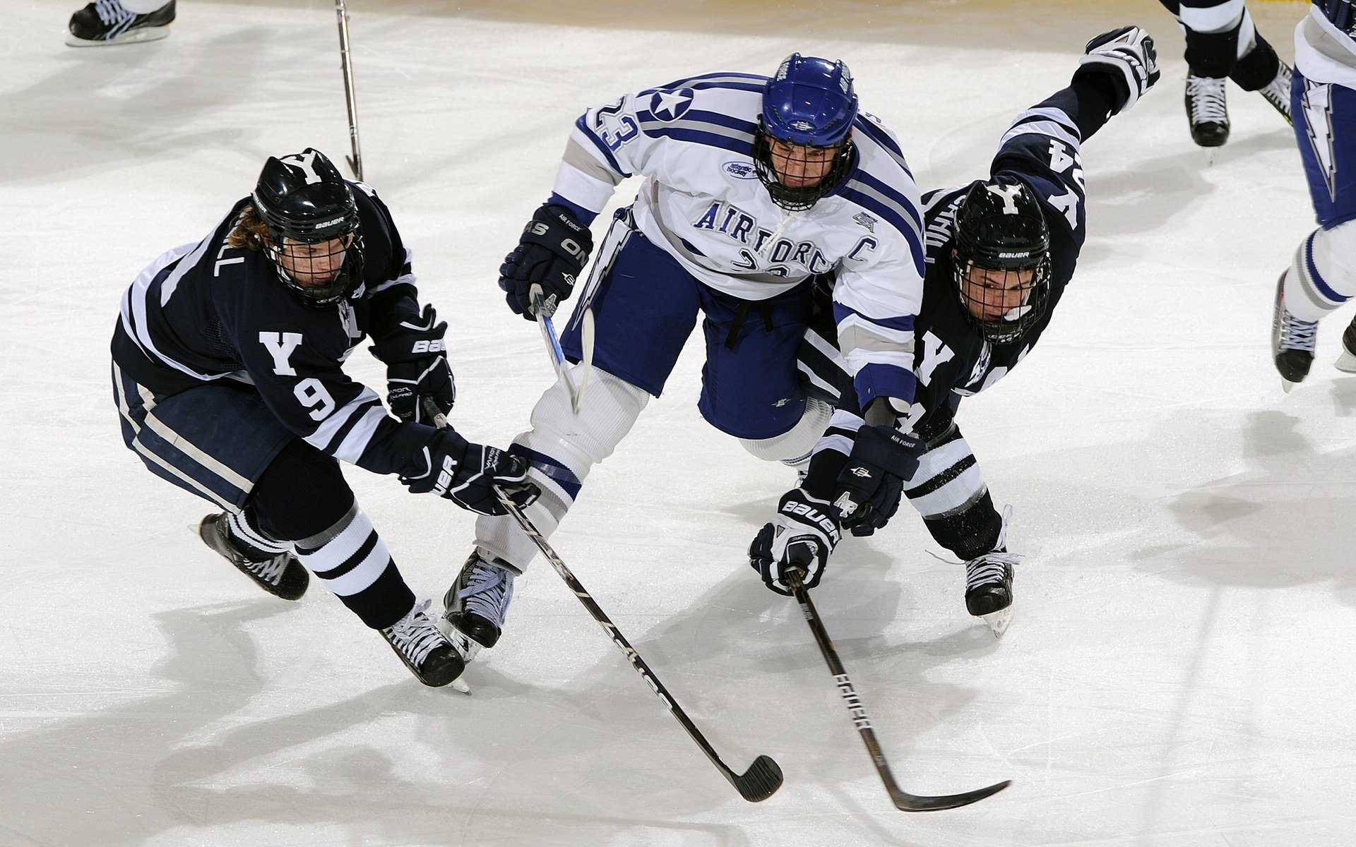 “史诗一战!两队鏖战五局,战术与技巧的巅峰对决”